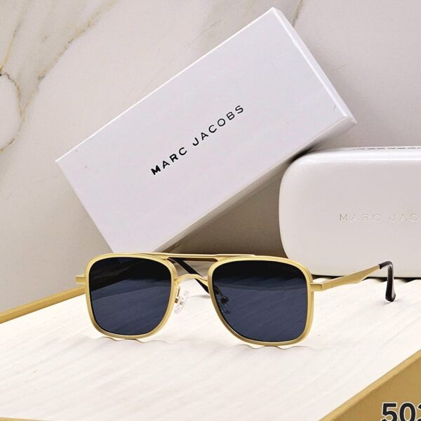 MARC JACOBS